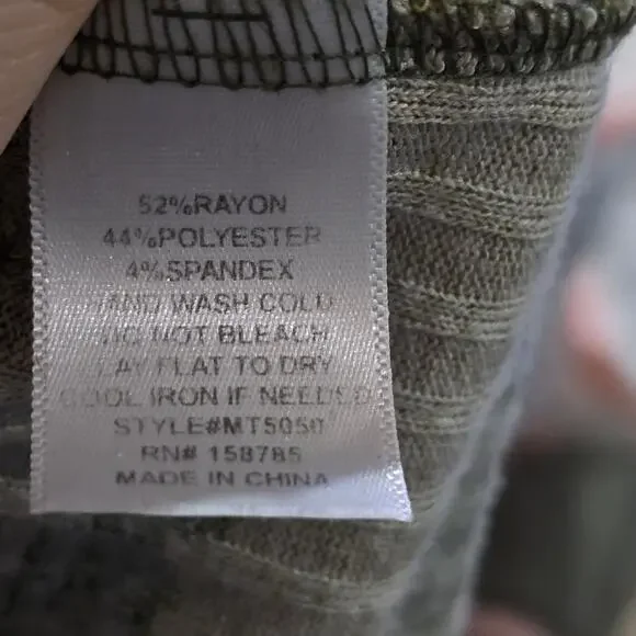 Another Reason Camouflage Waffle Knit Top Medium - Picture 6 of 6